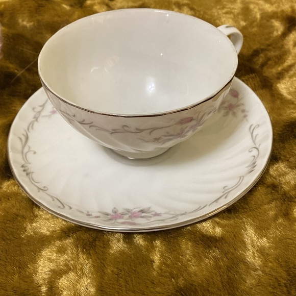 One Gold Standard Genuine Porcelain China Tea Cup and Saucer - Picture 7 of 10